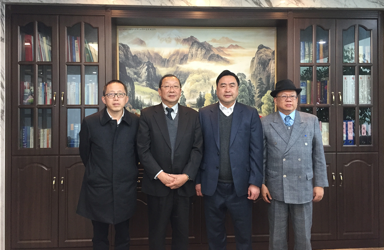 趙振元和陳宗欣教授、蛯子晴夫總經(jīng)理、愛德中創(chuàng)公司鄒克總經(jīng)理親切合影.png