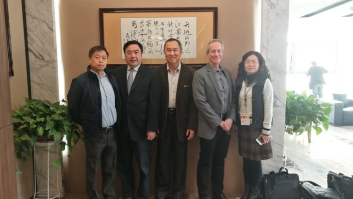 11-趙振元、副院長姚虹與洪啟財副總裁一行親切合影.jpg