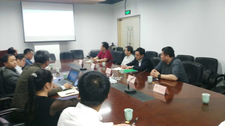 2-李天山向趙振元，白焰匯報北京分院發(fā)展思路.jpg