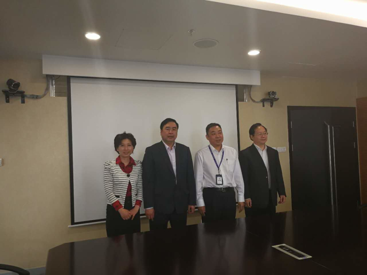 5-趙振元董事長、蔣玉梅副院長與祁寧春總經(jīng)理、吳世勇副總經(jīng)理親切合影.jpg
